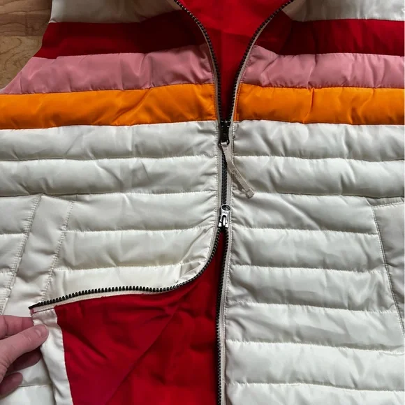 ✂️Sundance Dandelion Three Stripe Hooded Insulated Puffer Vest - Picture 6 of 11